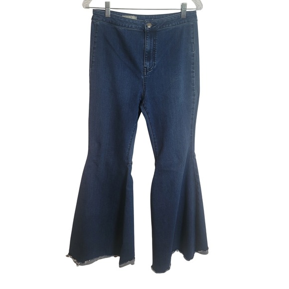 Free People Denim - Free People High Waisted Flare Jeans Blue Denim Boho Raw Hem Women's sz 29 Short